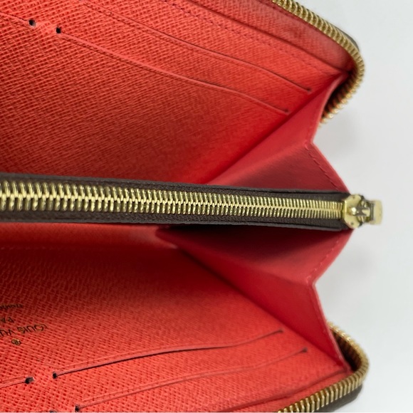 Louis Vuitton Monogram Clemence wallet Piment interior - Picture 12 of 16